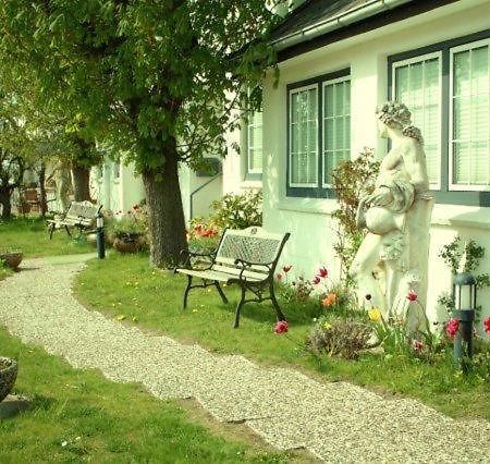 App. 8 in strandnaher Lage - Bäderstil-Villa in Wenningstedt/Sylt Exterior foto
